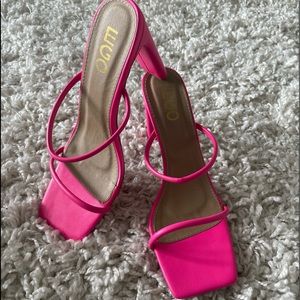 Hot pink size US 9/UK 7 sandals